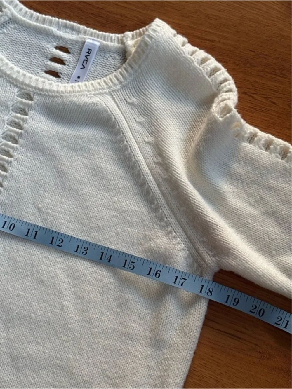 RVCA Cream Pullover Sweater Size Medium